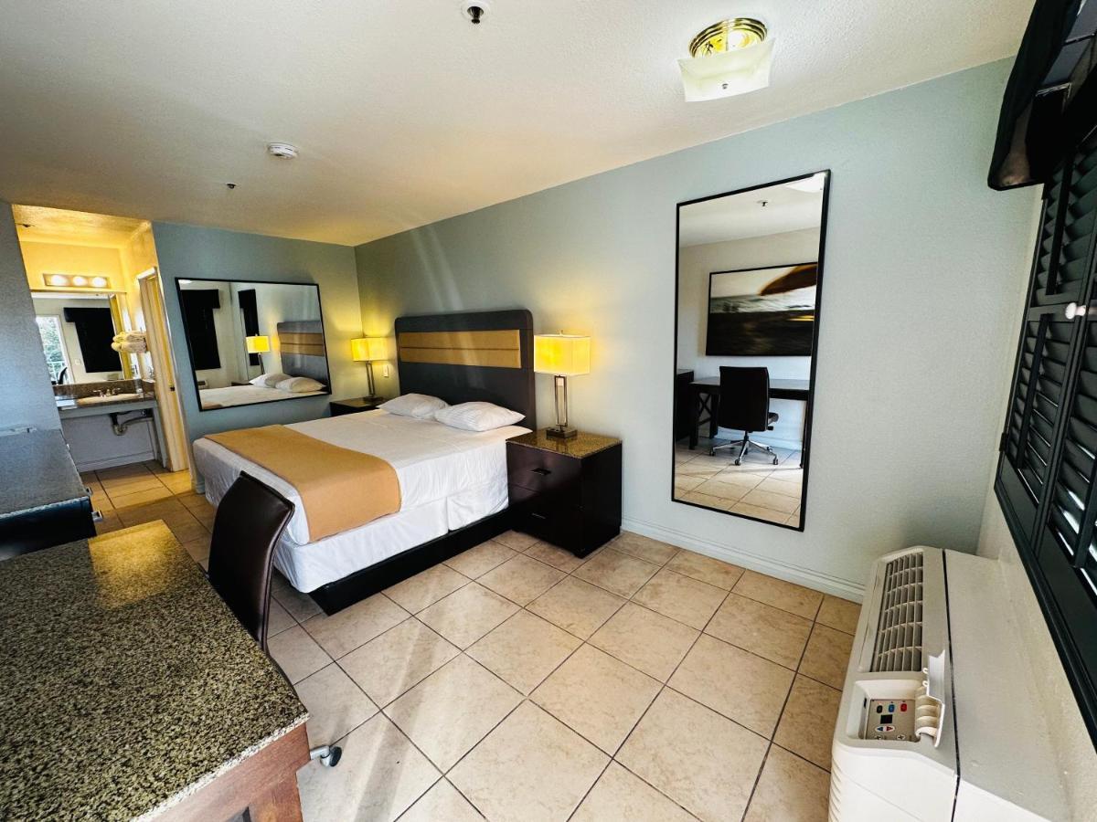 Casa Blanca Express & Suites Cypress Buena Park - Anaheim Area Exteriör bild